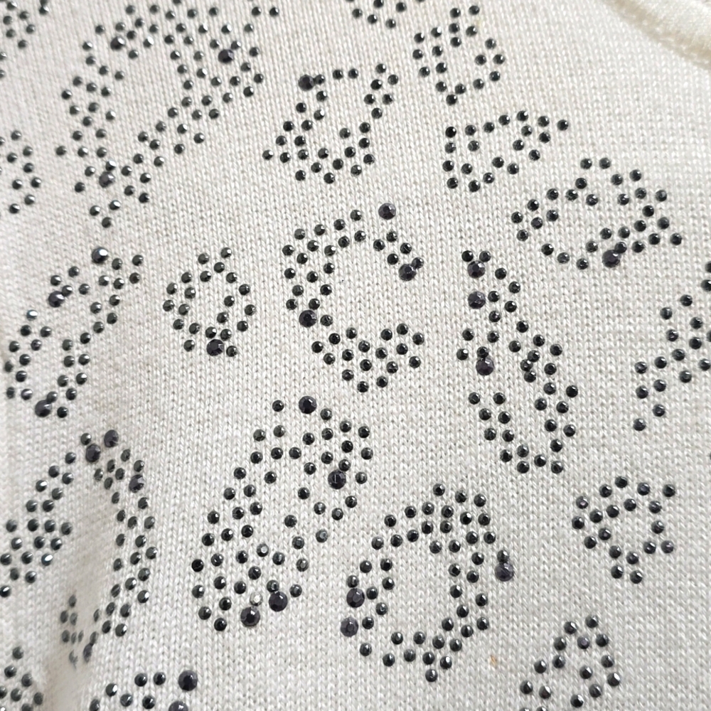 🤍🩶Vince Camuto Embellished Leopard Print Sweater - Picture 3 of 4